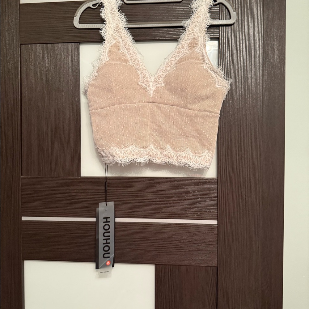 Houhou Lace Trim Crop Top